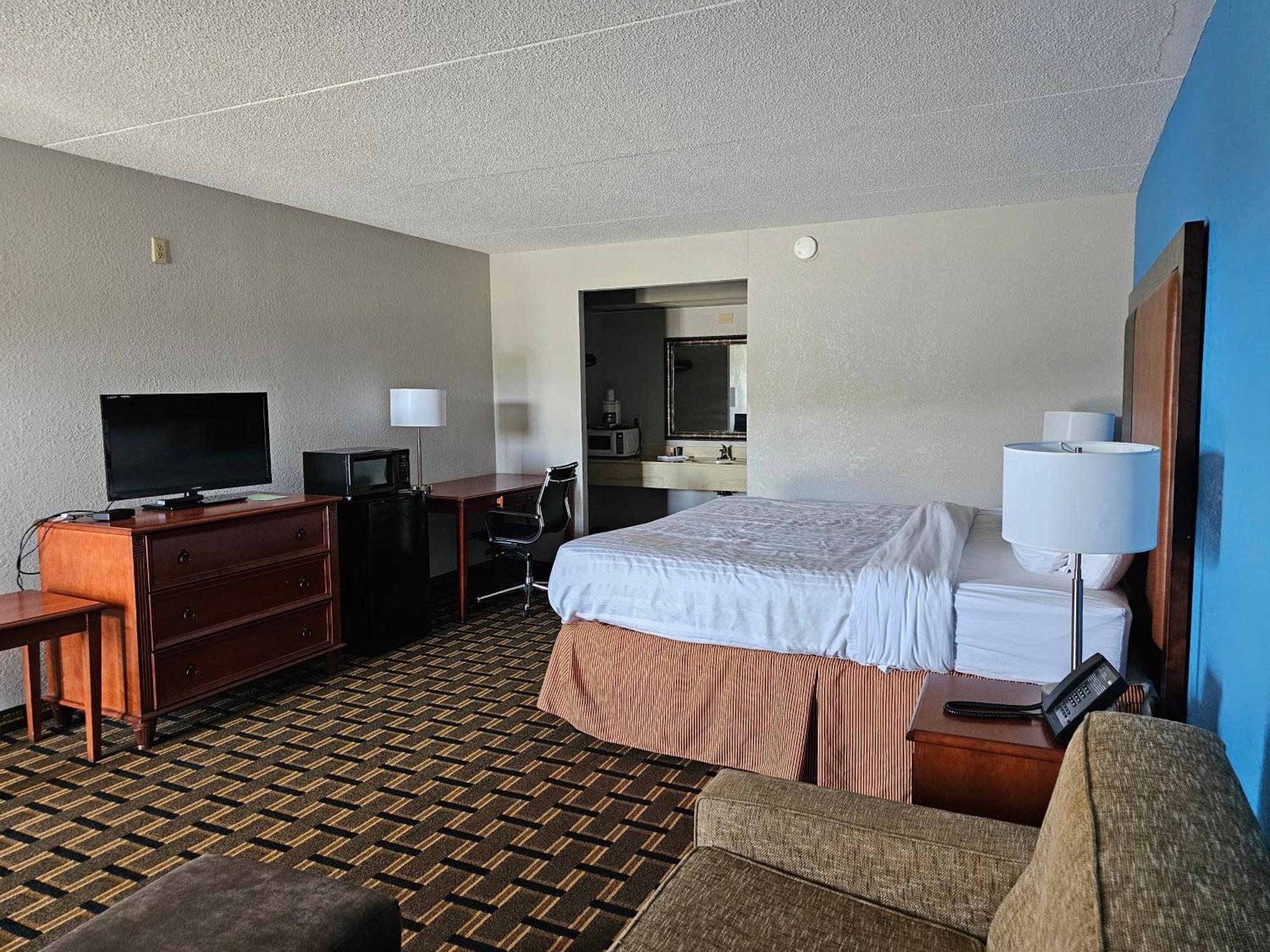 Relax Inn By Oyo Greeneville Near Hwy Us-321 ภายนอก รูปภาพ