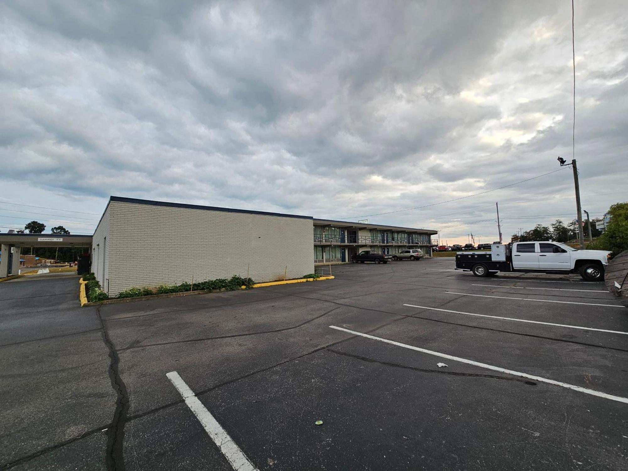 Relax Inn By Oyo Greeneville Near Hwy Us-321 ภายนอก รูปภาพ