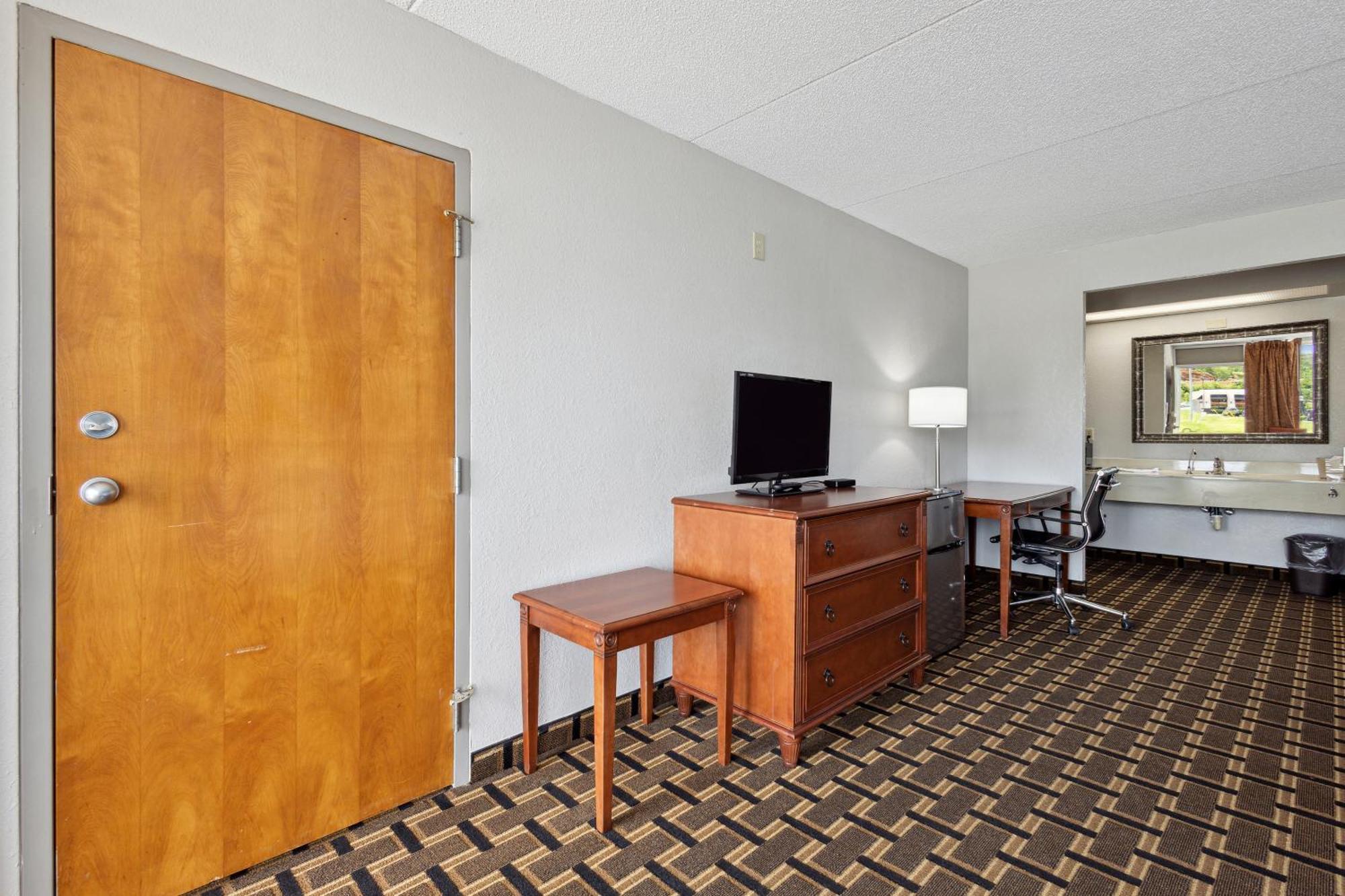 Relax Inn By Oyo Greeneville Near Hwy Us-321 ภายนอก รูปภาพ